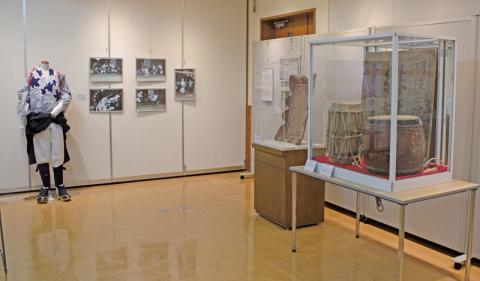 富倉のひやっとで使われていた装束も展示されて