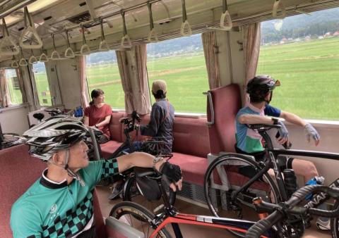 自転車とともに列車に乗れる「サイクルトレインプラン」が(飯山市提供)