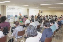 市民約80人が参加し市役所で開かれた知事との対話集会(飯山市)